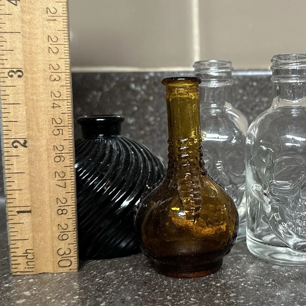 Mini Apothecary Bottle Set – Skull Vodka, Amber Glass, Ribbed & Swirl Bud Vases‎